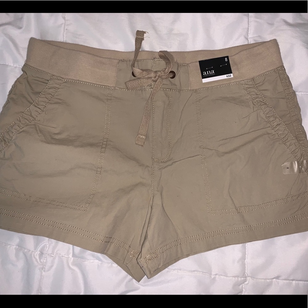 BRAND NEW Khaki Shorts